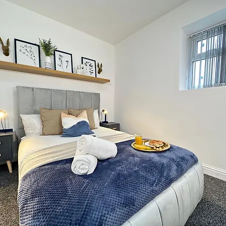 Apartment Charming With Netflix